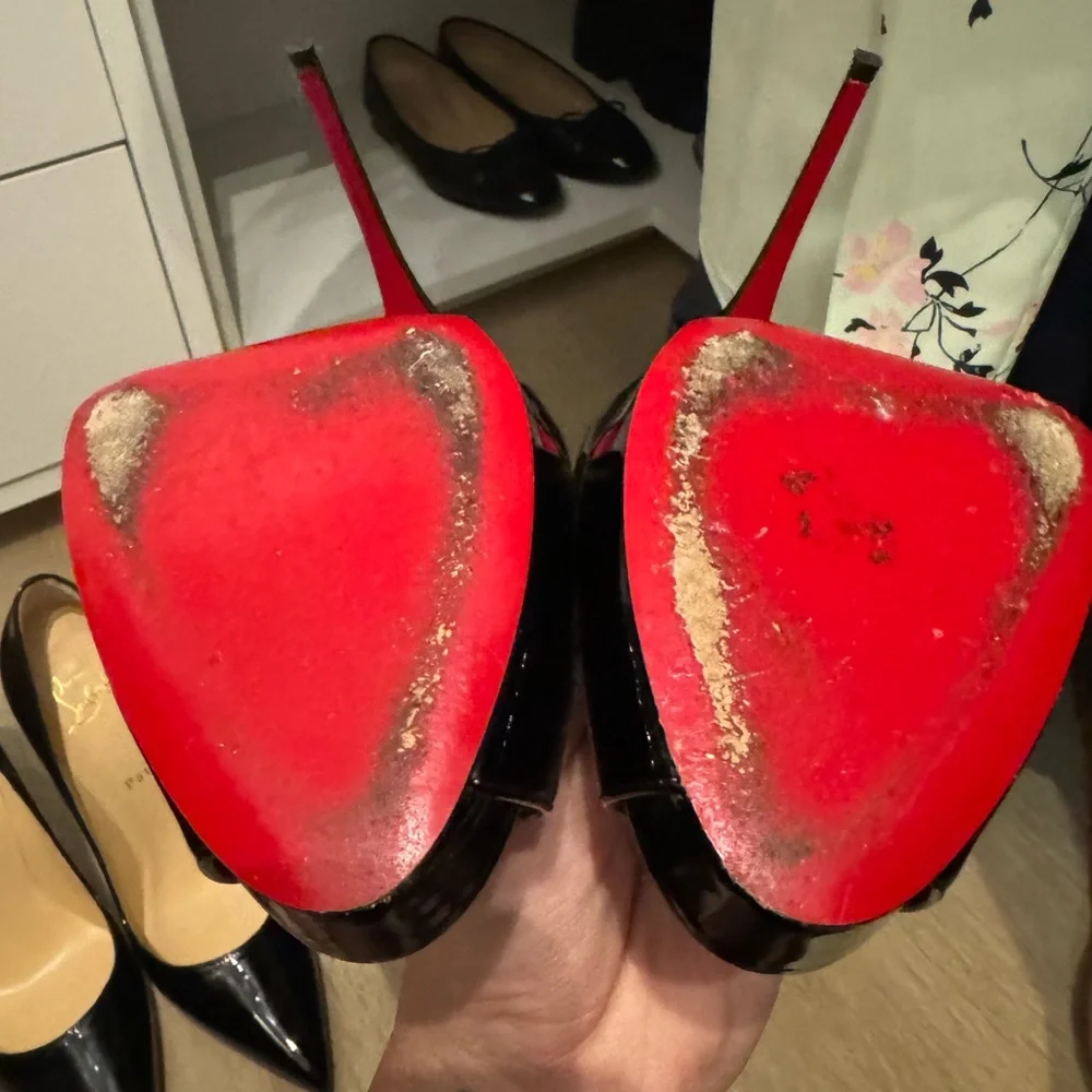 Christian Louboutin Privé Open Toe Pump - Picture 3 of 5